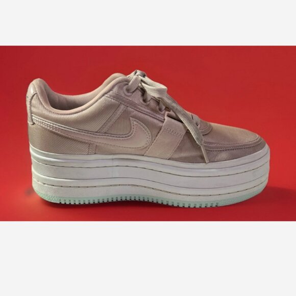 Nike Vandal 2K Sneaker Shoe Women Size 8.5 Beige Double Stack Lace / Hook & Loop - Picture 4 of 8